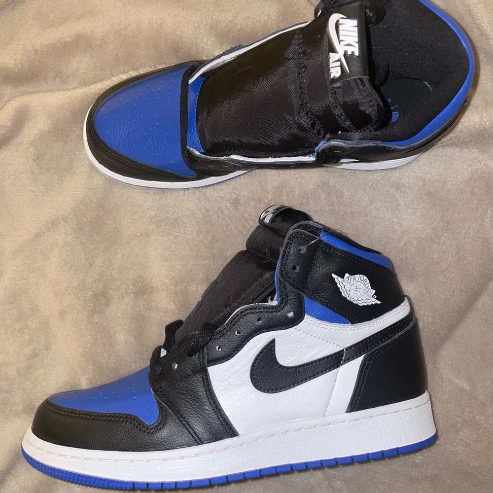 Air Jordan 1 Retro High OG “Royal Toe”